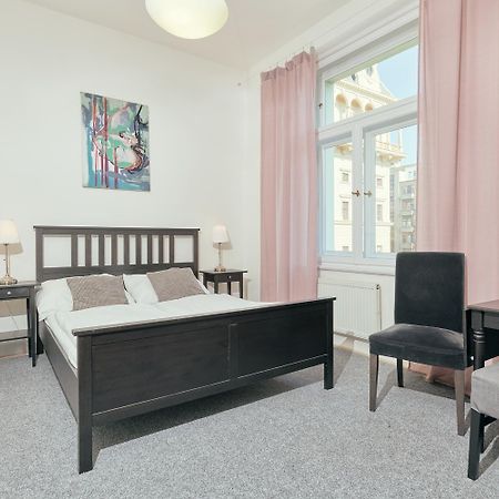 Hostel Mikolase Alse プラハ エクステリア 写真
