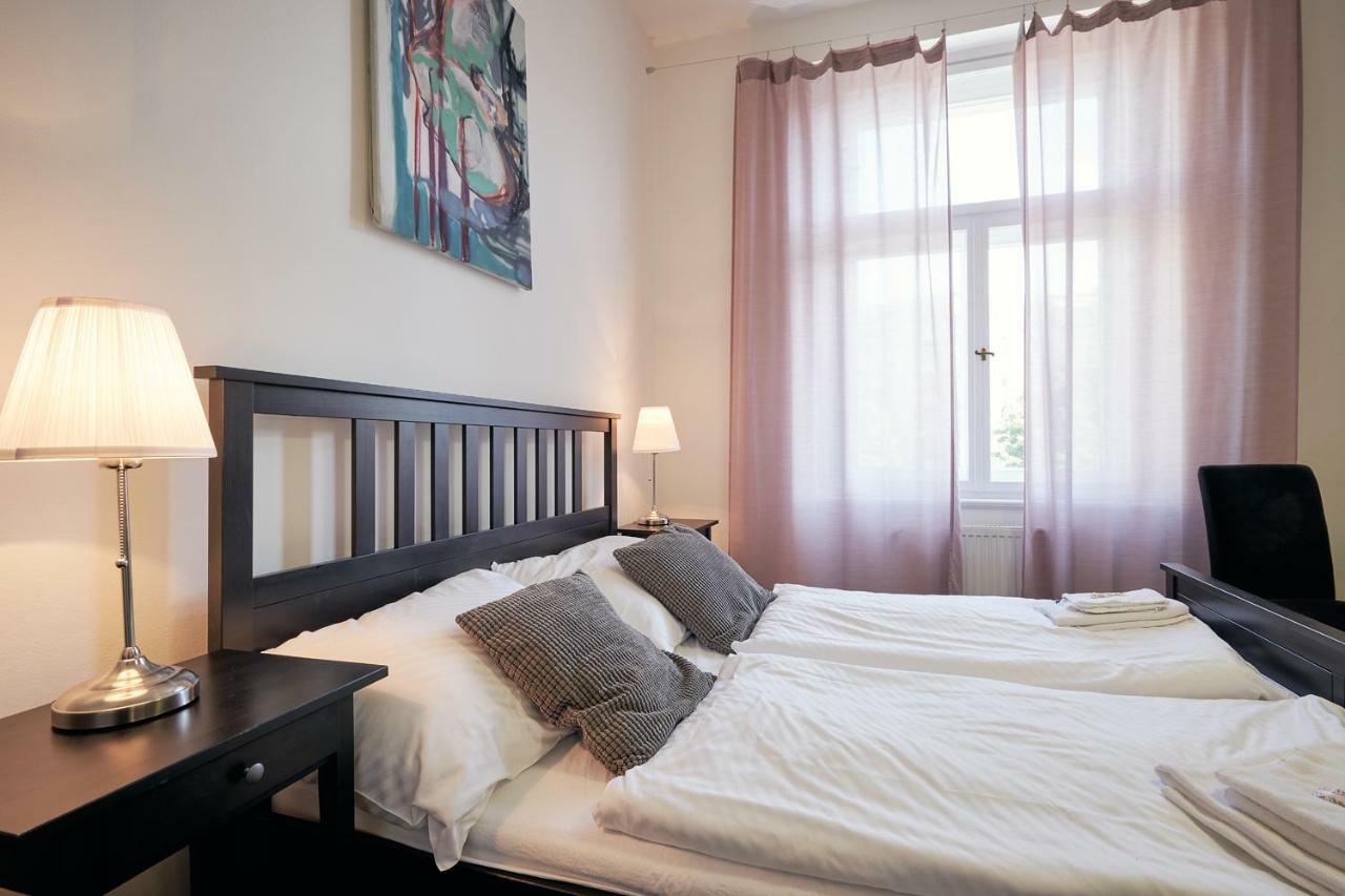 Hostel Mikolase Alse プラハ エクステリア 写真