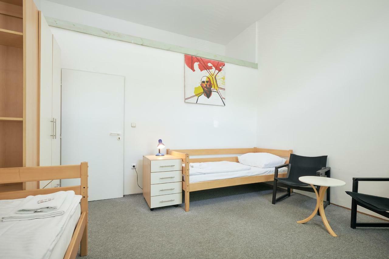 Hostel Mikolase Alse プラハ エクステリア 写真