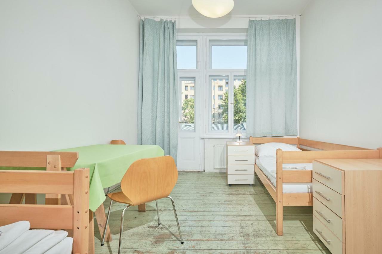 Hostel Mikolase Alse プラハ エクステリア 写真