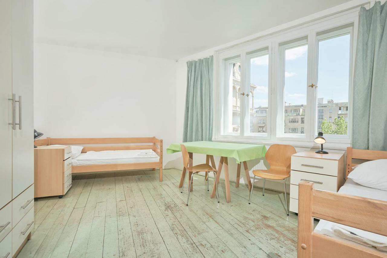 Hostel Mikolase Alse プラハ エクステリア 写真